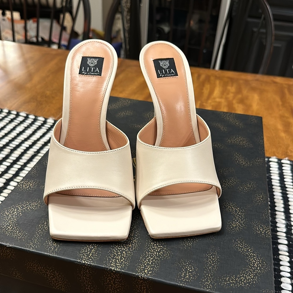 LITA by CIARA Solid women’s Square Toe Slide Sandal